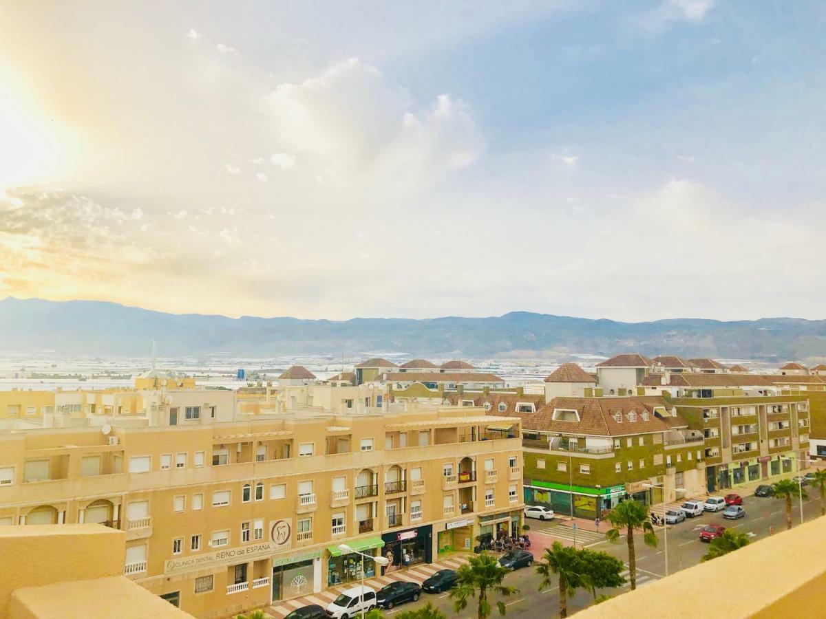 Atico Deluxe Entre Centro Y Playa Salinas Con Terraza, Wifi, Piscina Climatizada, Gym, Sauna Y Garaje -Smart Tv Рокетас-де-Мар Экстерьер фото